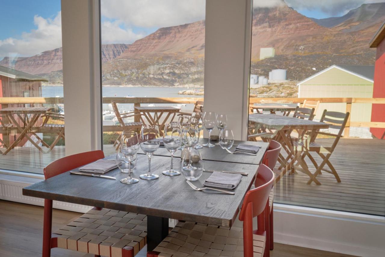 Hotel Disko Island Qeqertarsuaq Exteriör bild
